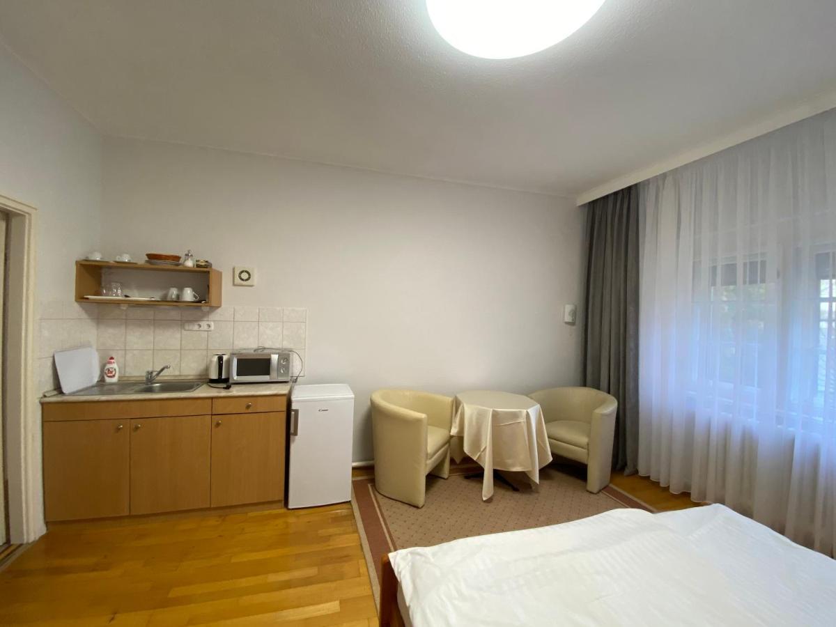 Part Cafe Residence Dunakeszi Εξωτερικό φωτογραφία