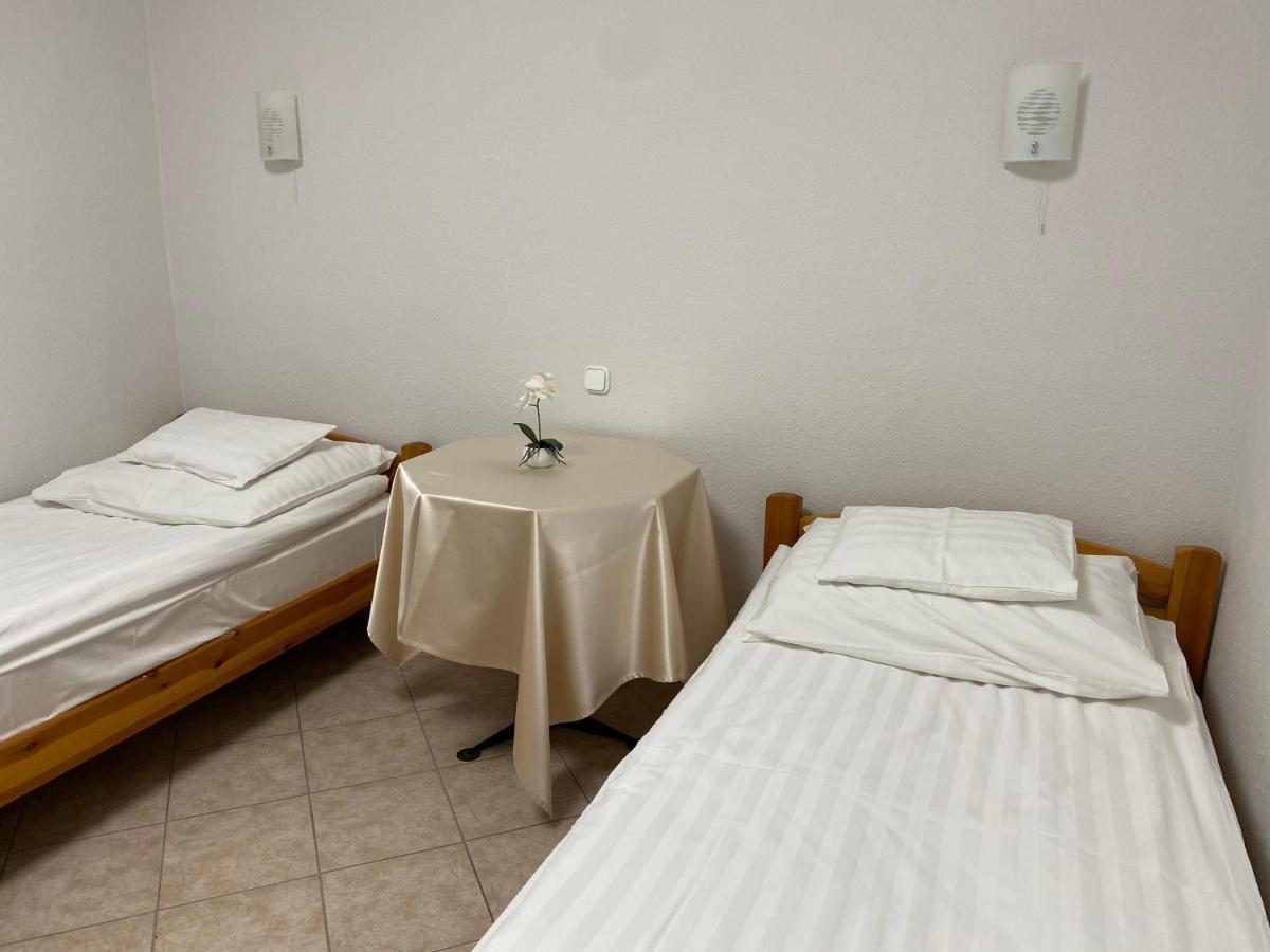 Part Cafe Residence Dunakeszi Εξωτερικό φωτογραφία